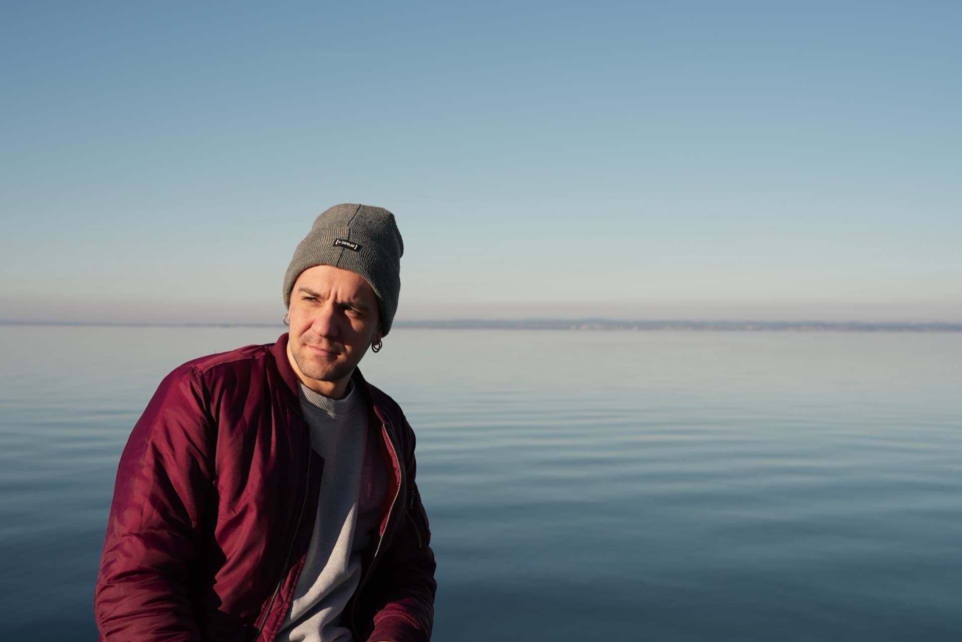 Iceleak in front of a frozen winter sea